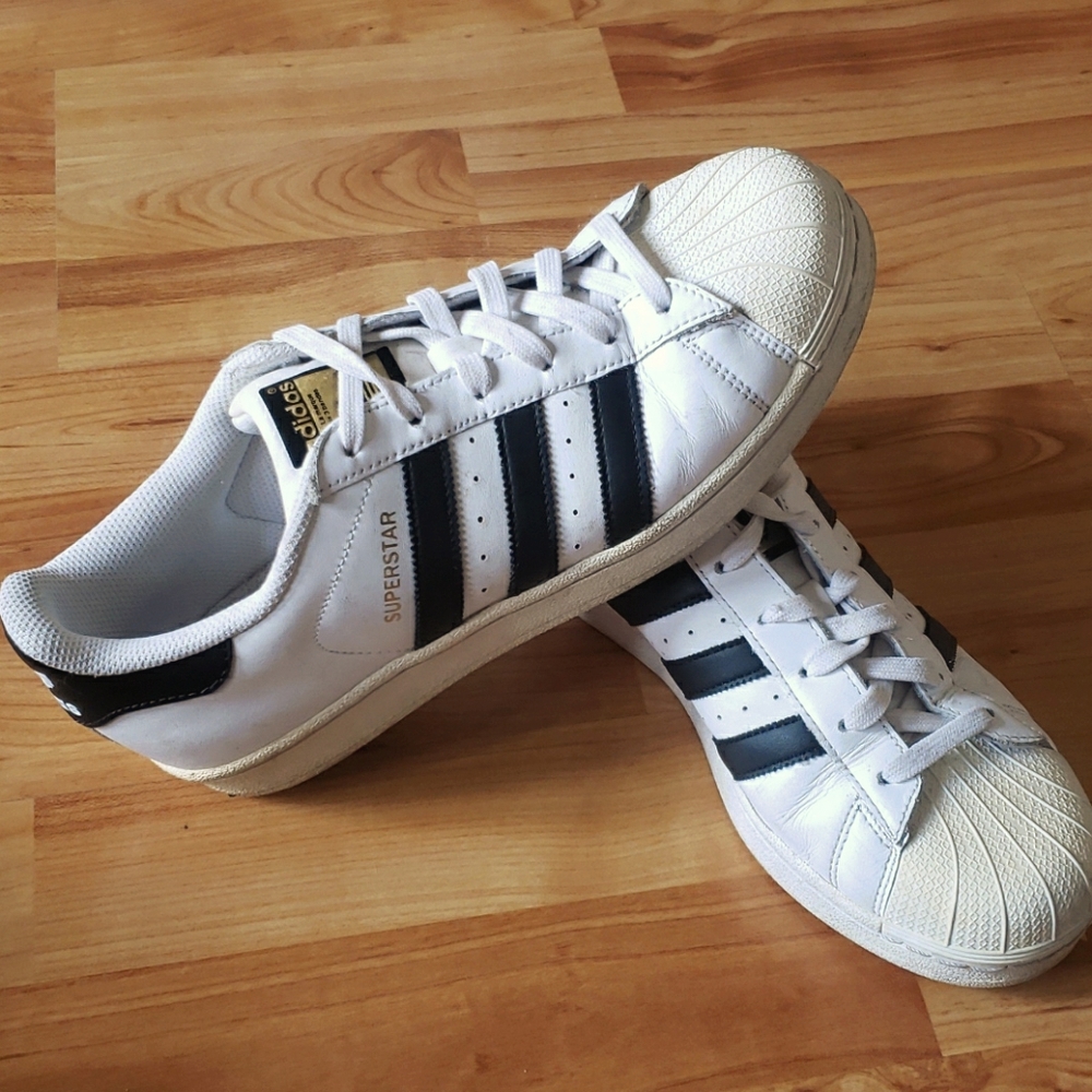 Adidas superstar tennis shoes Sz 8